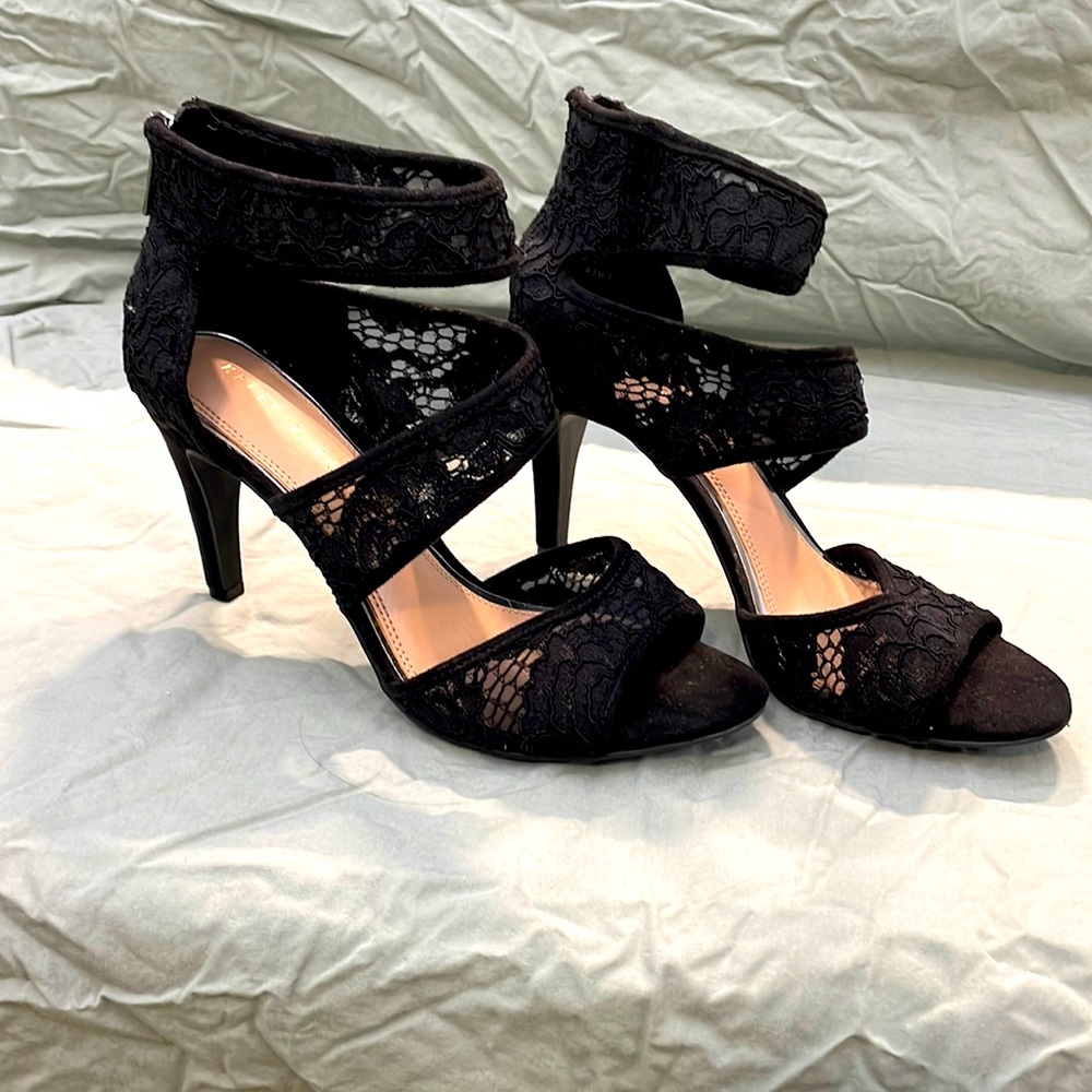 Kelly and Katie Amari open toe lacy shoes. Size 8 1/2. Never worn